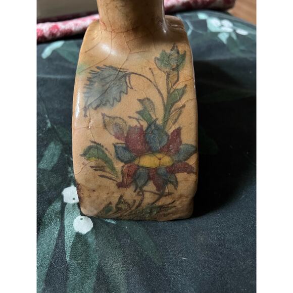 Antique Hand-Painted Iznik Quajar Vase - Half-Moon with Fish and Flowers - Picture 4 of 5